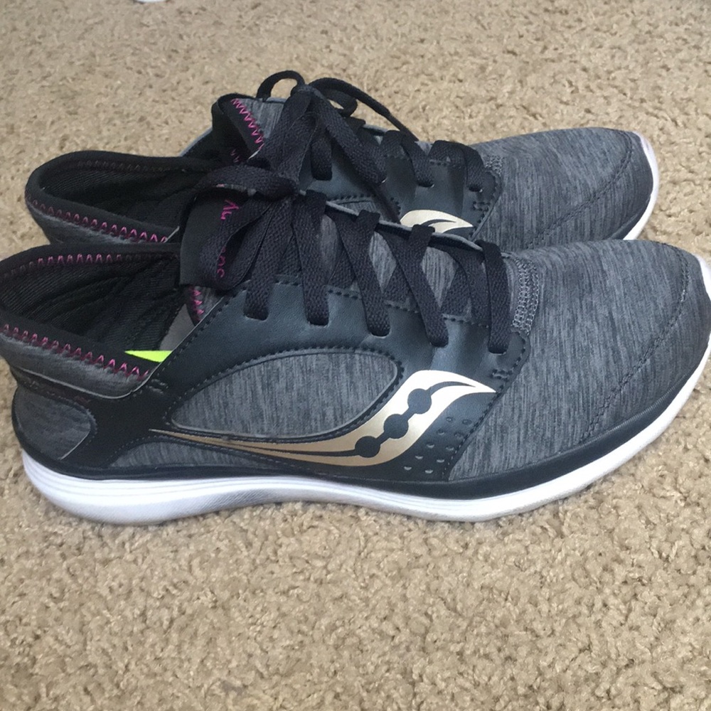 Women's Grey Saucony Athletic Shoes (size 9)